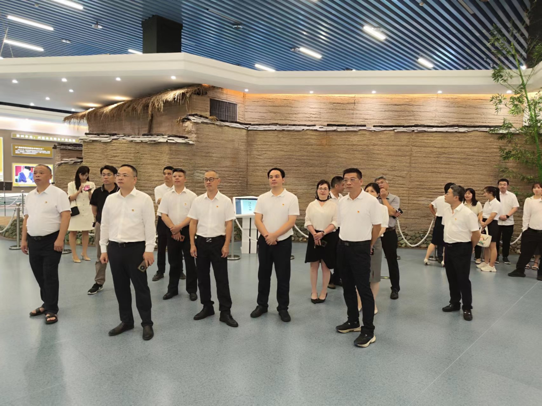 宁德国产偷拍自拍
党委主题教育读书班开班并开展现场教学