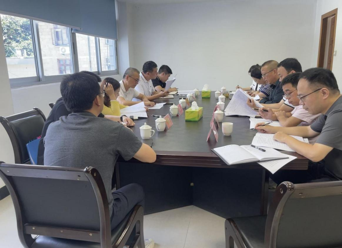 国产偷拍自拍
主要领导深入福宁公司开展调研工作