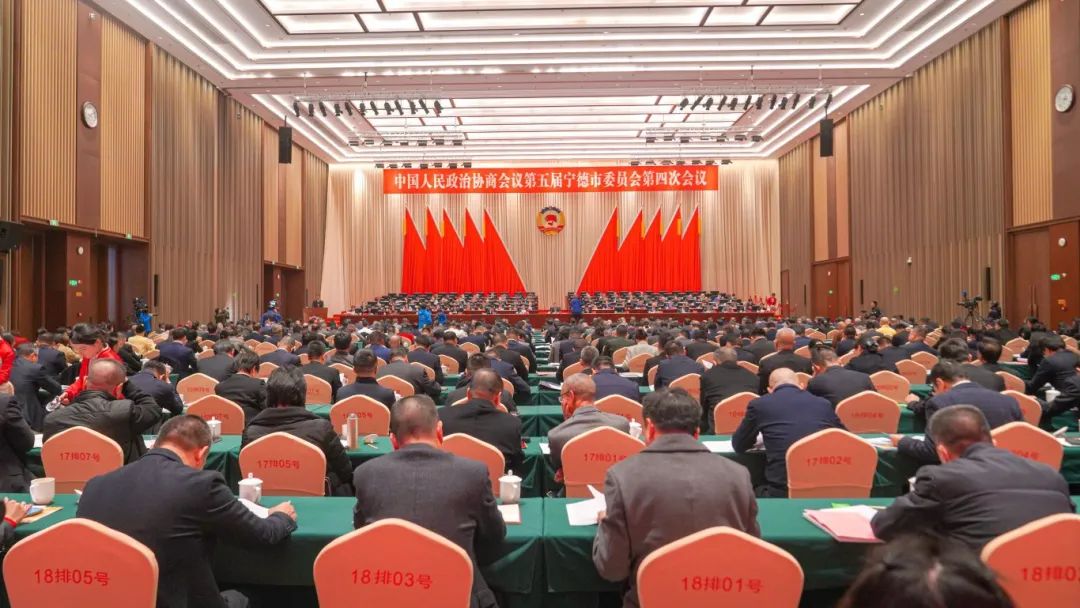 聚焦两会｜精心准备 暖心服务 宁德国产偷拍自拍
下属企业宁德市三都澳大酒店有限公司为两会保障护航