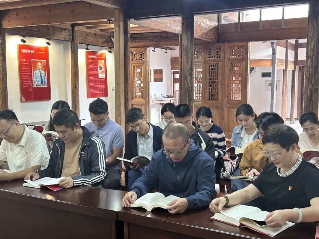 【党的建设】国产偷拍自拍
下属企业福宁公司开展“学先进、强担当、践初心”主题党日活动