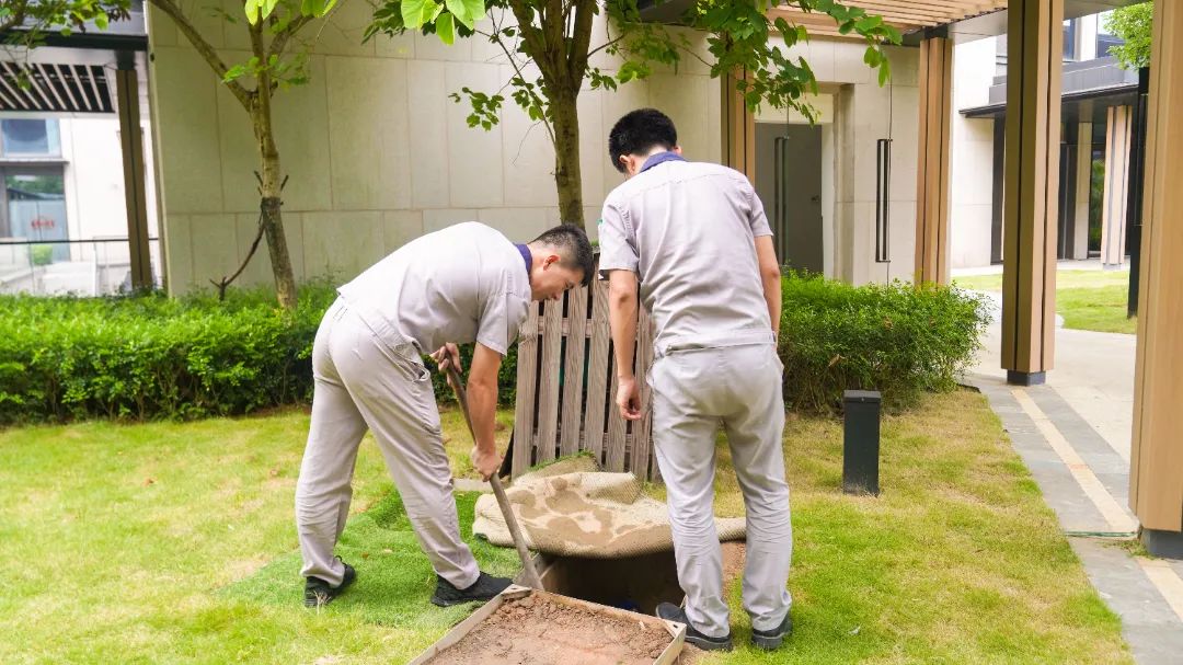 国产偷拍自拍
下属企业三都澳大酒店：高温坚守践行初心 汗水擦亮服务本色