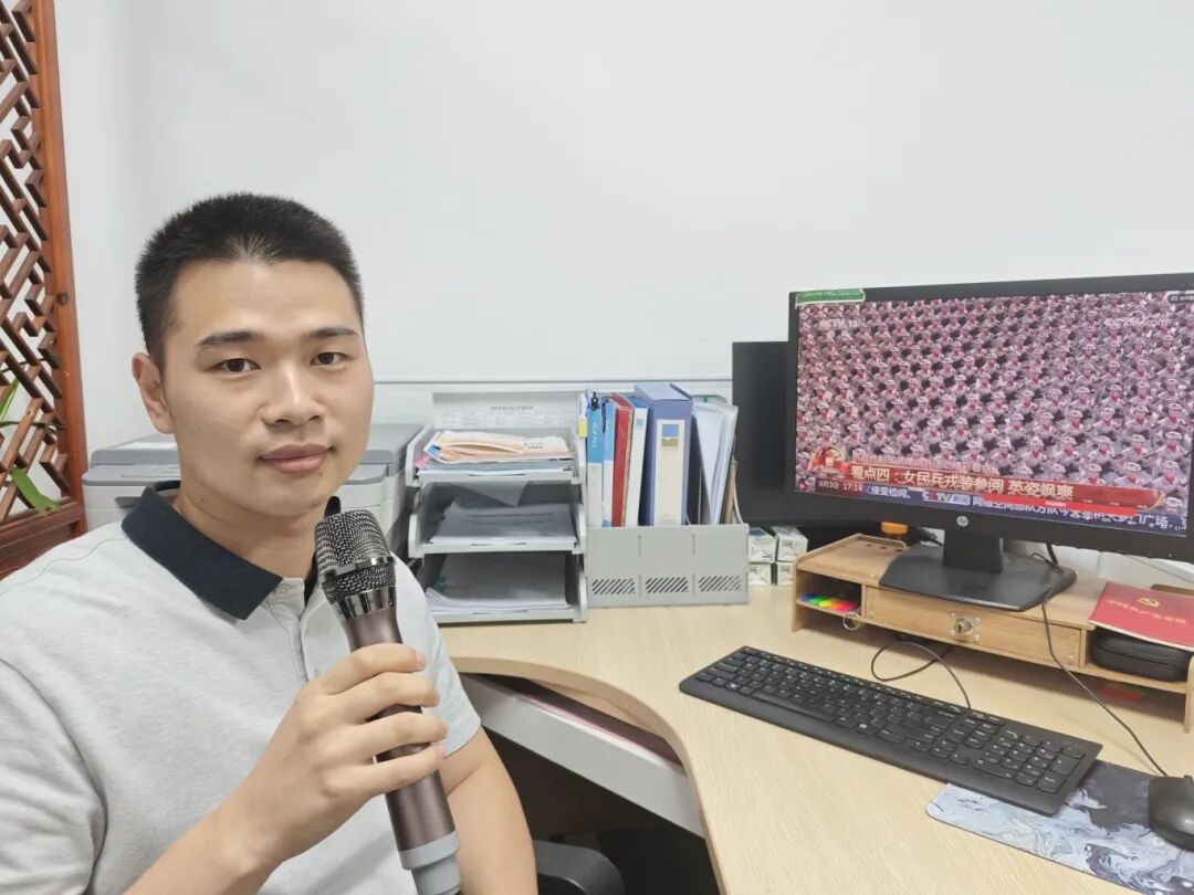 【党的建设】国产偷拍自拍
职工观看纪念抗战胜利80周年阅兵直播后，他们这样说→